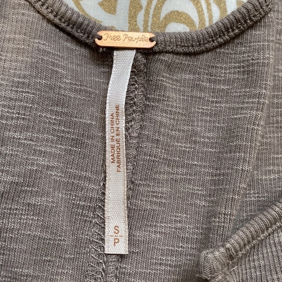 Free People Tank Top V Neck Top Sizes Small Color brown👍🏽 - Picture 4 of 9